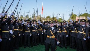 Teğmenlere kılıçlı yemin incelemesi sürüyor…