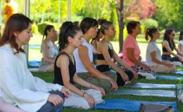 Anakent Belediyesi’nden yoga eğitimi