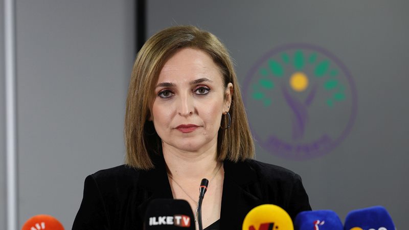 DEM Parti sözcüsü Ayşegül Doğan basın toplantısı saatini değiştirdi Tülay