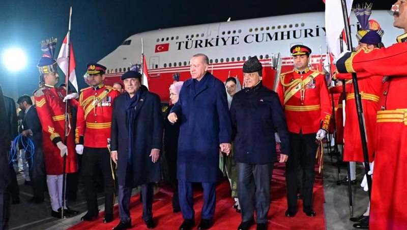 Cumhurbaşkanı Recep Tayyip Erdoğan, Pakistan Başbakanı Şahbaz Şerif ile Pakistan-Türkiye