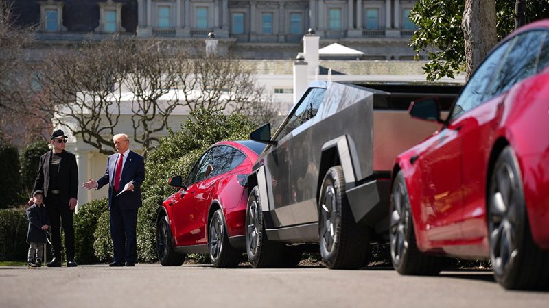 Dört yılın en düşük düzeyine gerileyen Tesla'ya destek amacıyla ABD