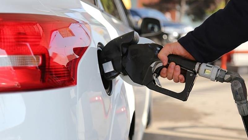 Brent petrol fiyatlarındaki yükselişle döviz kurundaki dalgalanma, akaryakıt fiyatlarına bir