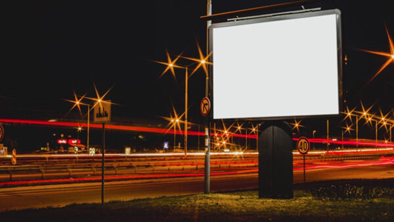 Anakent Belediyesi’nden billboard açıklaması… Adana Anakent Belediyesi yetkiyle sorumluluğu belediyede olan, birçok yerde bulunan