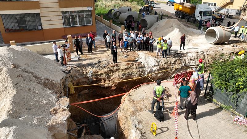 Adana’da 93 farklı noktaya yağmur suyu hattı… Adana Anakent Belediye Başkanı Zeydan Karalar’ın yönergesi doğrultusunda kent genelinde