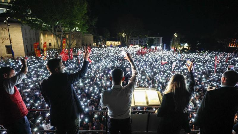 CHP’nin “Millet İradesine Sahip Çıkıyor” mitingleri İstanbul’da devam ediyor.