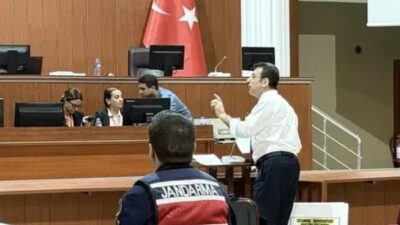 Mahkeme salonunda gerginlik: Ekrem İmamoğlu’na yeni soruşturma İBB Başkanı Ekrem İmamoğlu’nun yargılandığı davada yeni bir gelişme yaşandı.