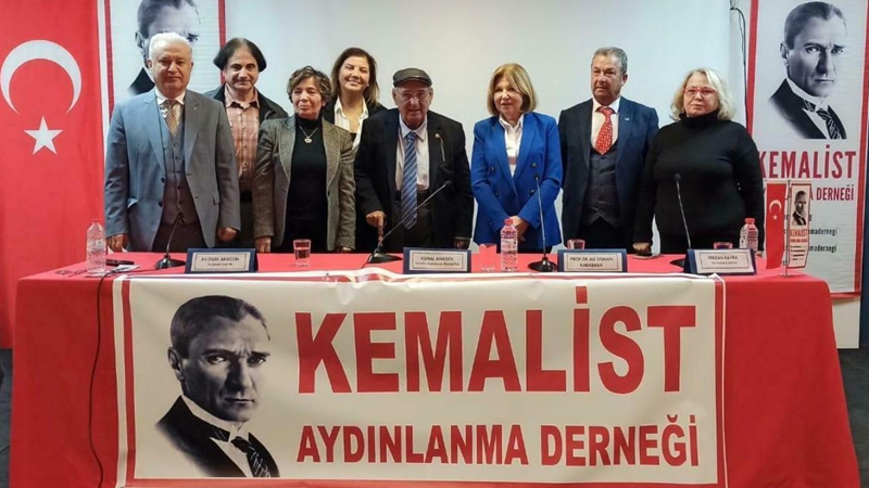 Kemalist Aydınlanma Derneği Genel Başkanı ile eski CHP Grup Başkanvekili