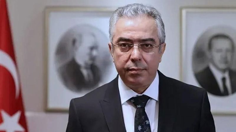 Cumhurbaşkanlığı Hukuk Yönelimleri Kurulu Başkan Yardımcısı Mehmet Uçum, Türkçe dışındaki