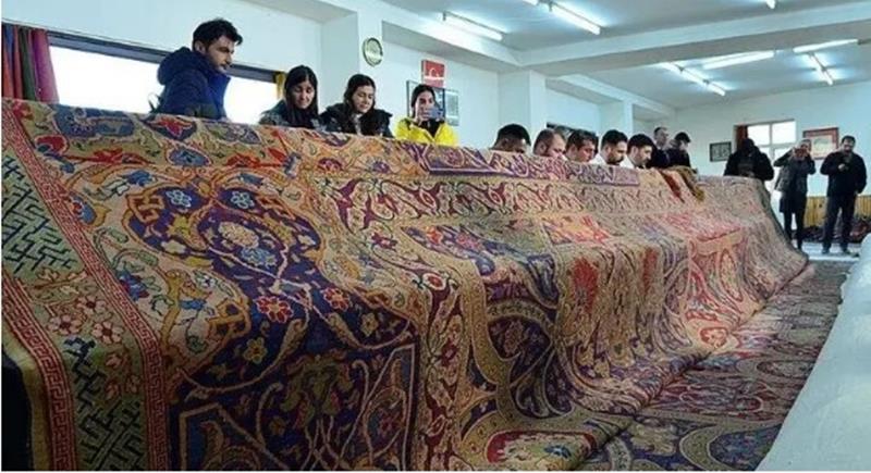 Tarihin tozlu sayfalarını karıştırdığımızda, karşımıza hep Anadolu kadınlarının alın teriyle