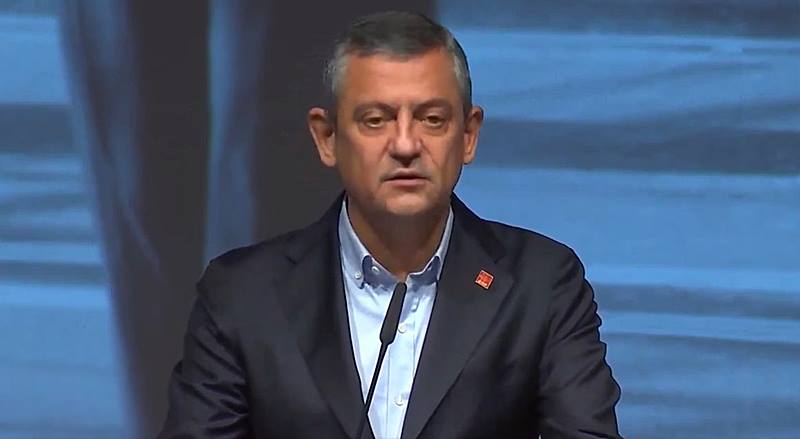 Adalet Bakanı Akın Gürlek’in, meydanlarda isminin yuhalatılmasına, babasının camide duyduğu