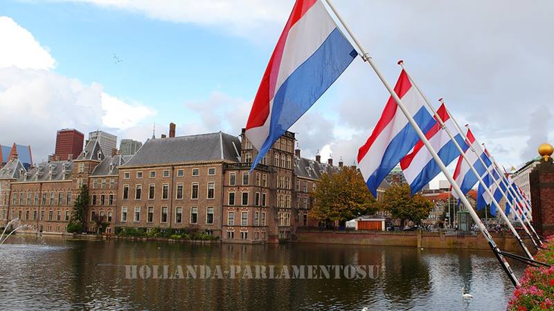 Hollanda’nın başkenti Amsterdam’da bulunan 154 yıllık Vondelkerk Kilisesi’nde yeni yıl