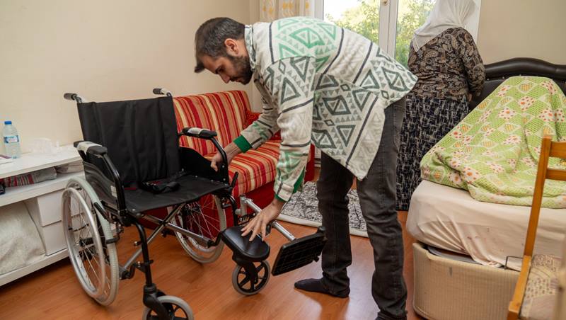 İzmir kent yönetimi, gereksinim duyan engelli yurttaşların yaşam kalitesini yükseltmek