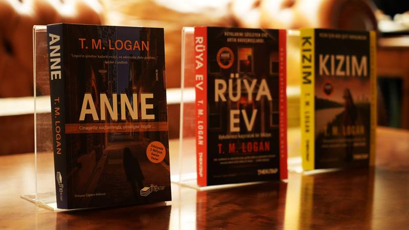 Gerilim yazarı T.M. Logan İstanbul’da: Okurla içten buluşma Uluslararası çok satan yazar T.M. Logan, The Kitap Yayınları’nın çağrılısı