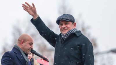 Cumhuriyet Halk Partisi, ülkede halkçı bir yönetimi yeniden egemen kılmak