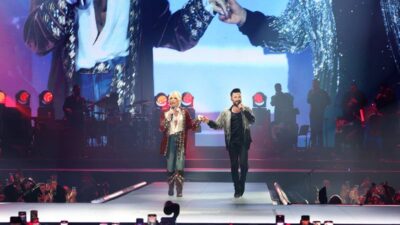 Tarkan’ın konser serisinin sekizinci gecesinde Ajda Pekkan sahneye çıktı, binlerce