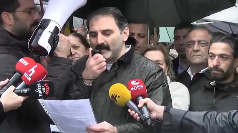 İstanbul Kadıköy, tutuklu basın çalışanlarına destek amacıyla düzenlenen büyük bir