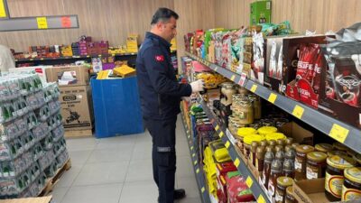 Bayram öncesinde yurttaşların sağlıklı, güvenli alışveriş yapabilmesi için Ceyhan Belediyesi