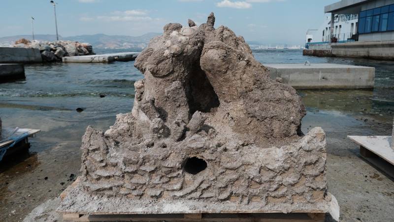 İzmir Anakent Belediyesi, deniz altındaki yaşamı canlandırmak adına büyük bir