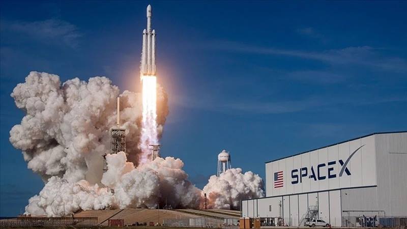 Elon Musk’ın sahibi olduğu uzay teknolojileri kurumu SpaceX, halka arz
