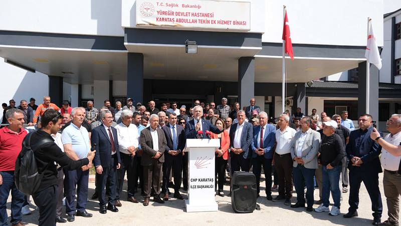 Karataş Abdullah Tekin Ek Hizmet Binası Kompleksi önünde düzenlenen buluşmada