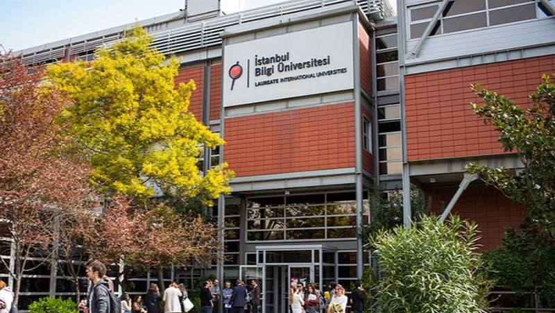 Cumhurbaşkanı kararıyla kapatılan Bilgi Üniversitesi üç gün sonra yeniden açıldı