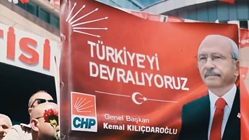 Cumhuriyet Halk Partisi eski Genel Başkanı Kemal Kılıçdaroğlu, sosyal medya
