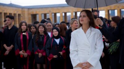 257 lise son sınıf öğrencisi, mezuniyet kıvancını Cumhuriyetimizin kurucusu Gazi