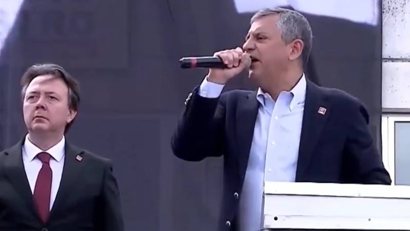 CHP Genel Başkanı Özgür Özel Lüleburgaz’da CHP Genel Başkanı Özgür Özel, Kırklareli'nin Lüleburgaz ilçesinde düzenlenen "Halk
