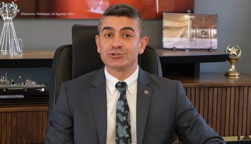 CHP’li Belediye Başkanı AKP’ye geçti Haymana’nın CHP’li Belediye Başkanı Levent Koç, partisinden istifa etmesinin üzerinden