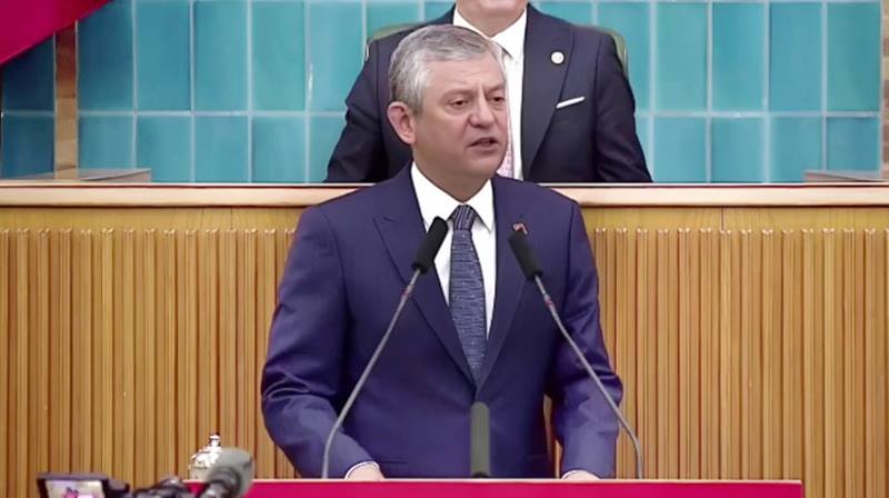 Cumhuriyet Halk Partisi üzerinde kurulan "mutlak butlan" baskısının ardından, kurultayda