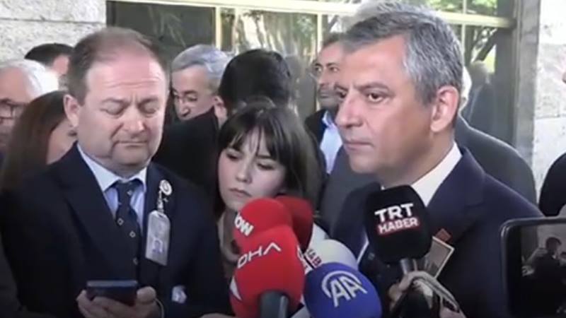 CHP'nin seçilmiş lideri Özgür Özel, eski Genel Başkan Yardımcısı Bülent