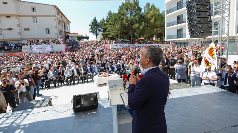 Cumhuriyet halk partisi lideri Özgür Özel, altı beldede yapılacak ara