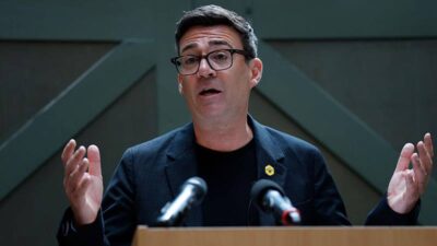 İşçi Partisi’nin yeni lideri Andy Burnham oldu İngiltere'de İşçi Partisi'nin 17 Temmuz'da düzenlediği olağanüstü konferansta Andy Burnham,