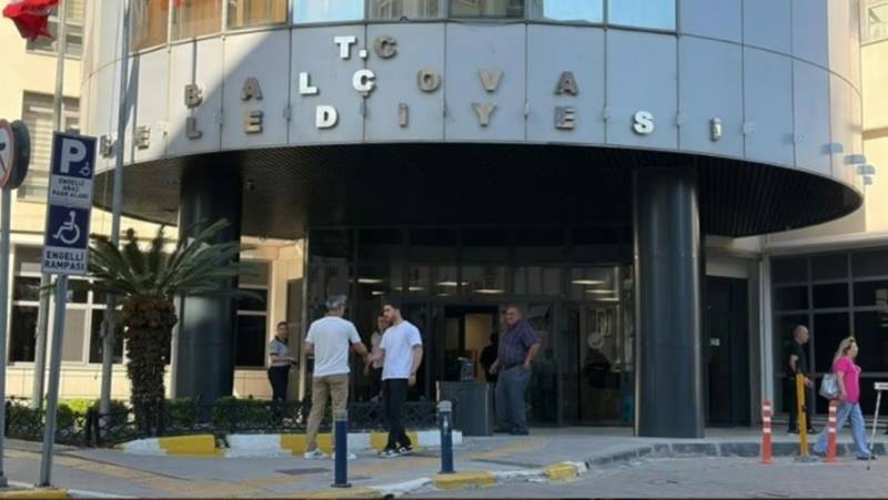 Balçova Belediyesinde Selahattin Yıldız Başkan Vekili… İzmir Balçova Belediyesinde başkan vekili seçimi gerçekleştirildi. CHP'nin adayı Selahattin