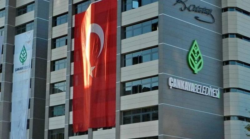 Çankaya Belediyesine soruşturma: Başkan Güner’e gözaltı kararı Ankara’da Çankaya Belediyesine yönelik soruşturma kapsamında Belediye Başkanı Hüseyin Can