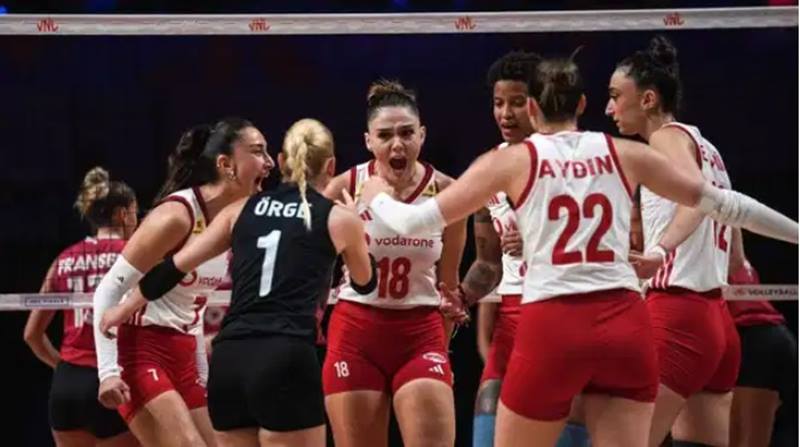 A Milli Kadın Voleybol Takımımız, Milletler Ligi büyük finalinde dev