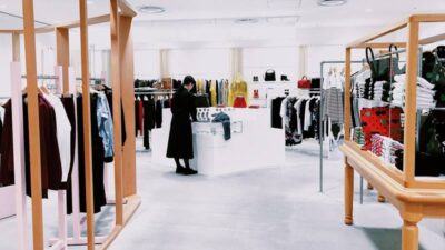 İzmir kentinde bin dokuz yüz atmış yedi yılında kurulan büyük