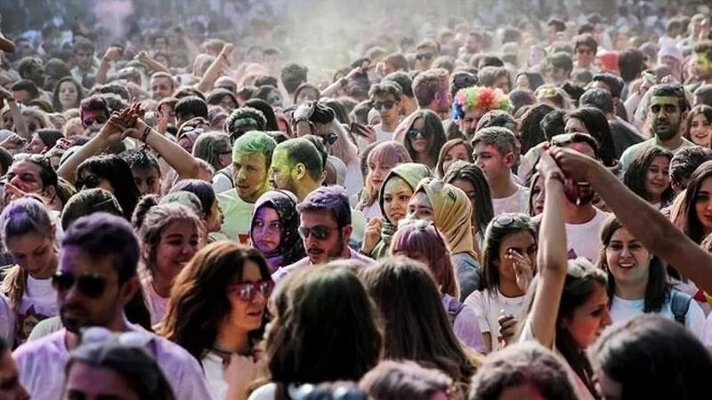 Türkiye, barındırdığı dinamik nüfus yapısıyla dünya genelinde öne çıkmayı sürdürüyor.