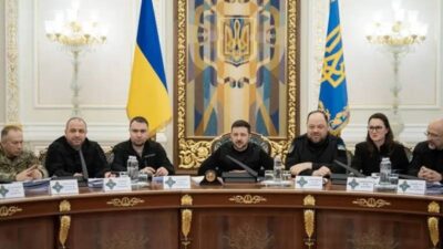 Ukrayna Cumhurbaşkanı Volodimir Zelenskiy, Rusya ile çatışmalar sürerken yönetim kademesinde